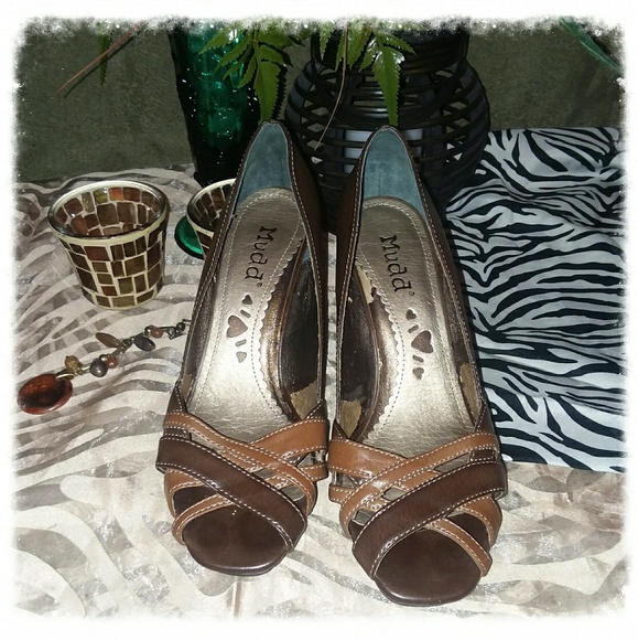 ☄Pretty "Mudd" Peep toe Pumps.☄ - Picture 4 of 6